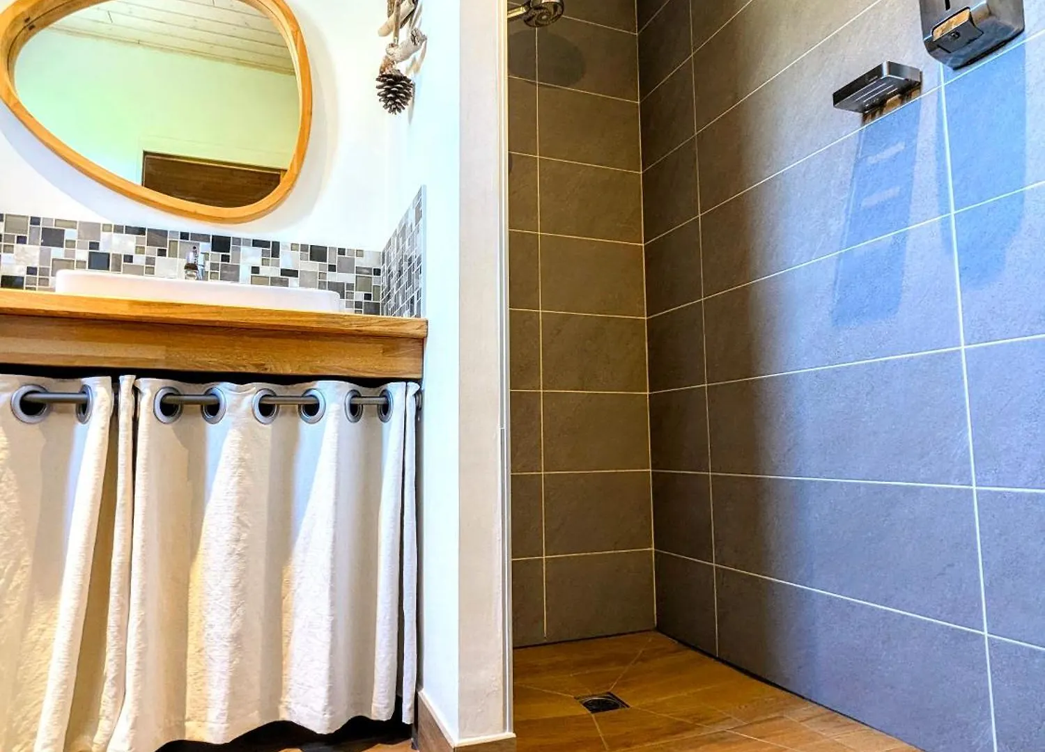 Villa Font Vive - Chambres D'Hotes Eco-Labellisees Avec Cuisine - Confort, Calme Et Vue Exceptionnels ! Grospierres