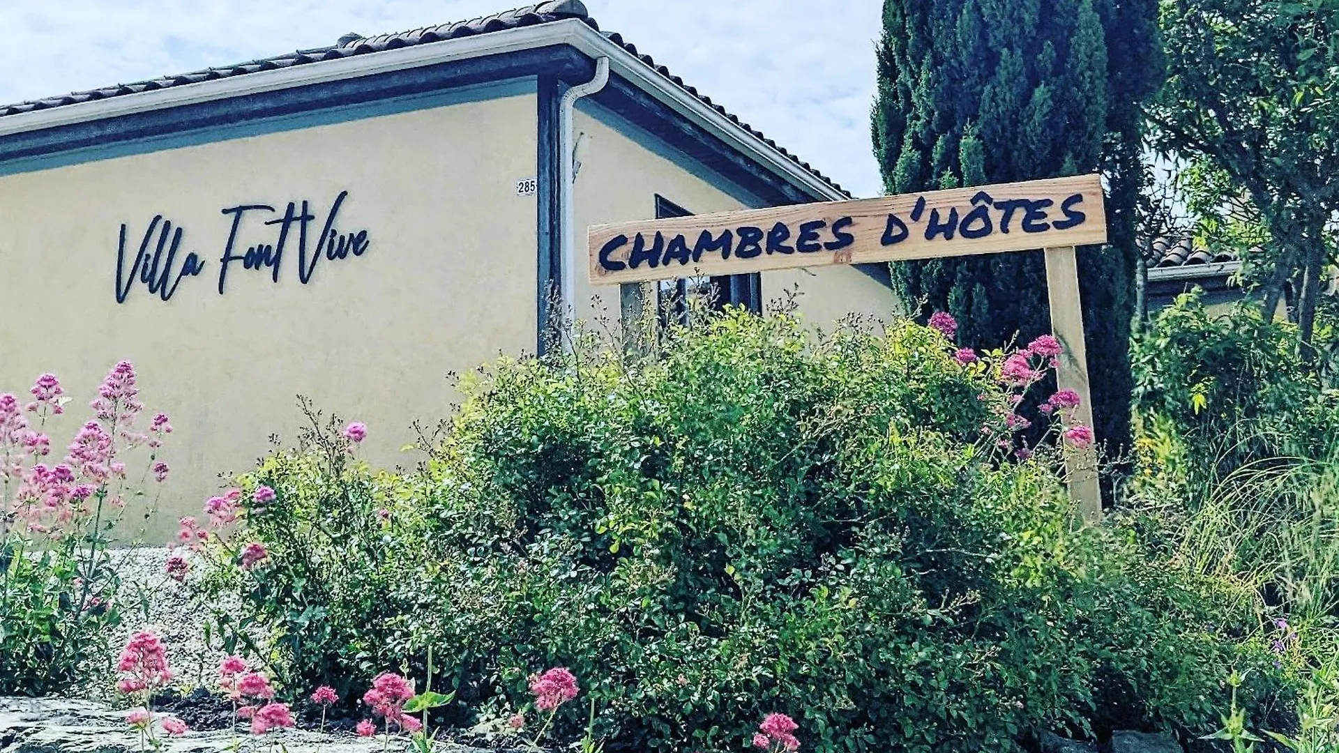 Nocleg ze śniadaniem Villa Font Vive - Chambres D'Hotes Eco-Labellisees Avec Cuisine - Confort, Calme Et Vue Exceptionnels ! Grospierres Francja