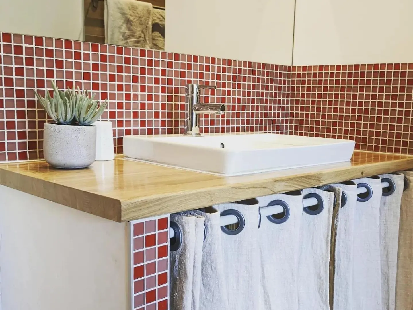 Nocleg ze śniadaniem Villa Font Vive - Chambres D'Hotes Eco-Labellisees Avec Cuisine - Confort, Calme Et Vue Exceptionnels ! Grospierres Francja