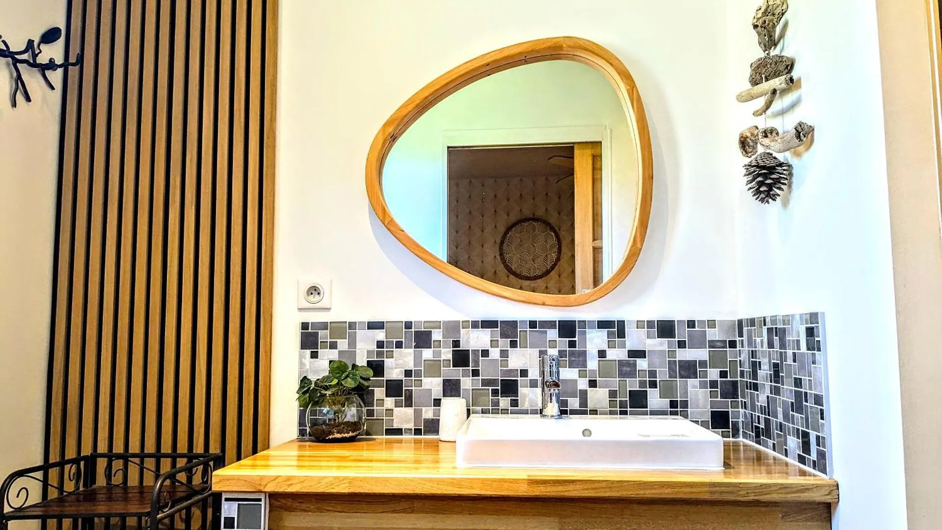 Nocleg ze śniadaniem Villa Font Vive - Chambres D'Hotes Eco-Labellisees Avec Cuisine - Confort, Calme Et Vue Exceptionnels ! Grospierres
